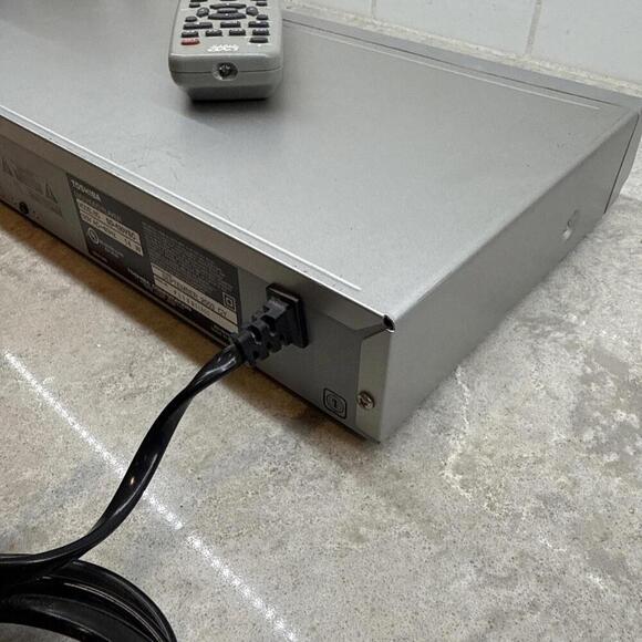 Toshiba DVD ideo Player SD-430V Works, with Remote - Picture 11 of 15